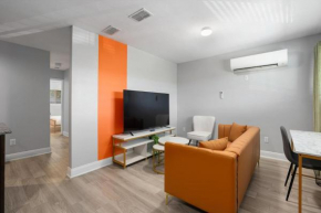 Mins 2 Dwntown - Private Retreat - King Bed